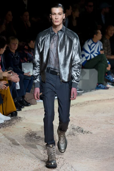 Look 9
